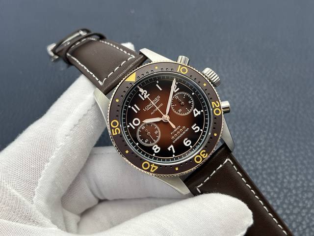 浪琴表先行者系列重磅新作｜革新飞返计时腕表惊艳登场 浪琴表2025年于Lg Factory 推出的先行者系列全新飞返计时腕表，将经典美学与卓越性能完美融合，为钟