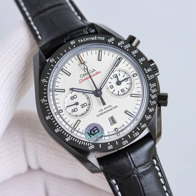 月球表Moon Watch 先锋之作，致敬经典。 欧米茄 超霸系列月之暗面腕表311.92.44.51.01 4 44.25毫米同轴计时表，3点位计时分针，9点