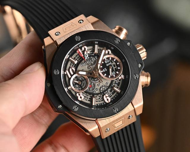 白，金黑 宇舶 恒宝Hublot Big Bang 系列441.0E.2010.Rw.1104 全自动机械表 男士腕表 316精钢表壳 壳套采用Cnc工艺精细打