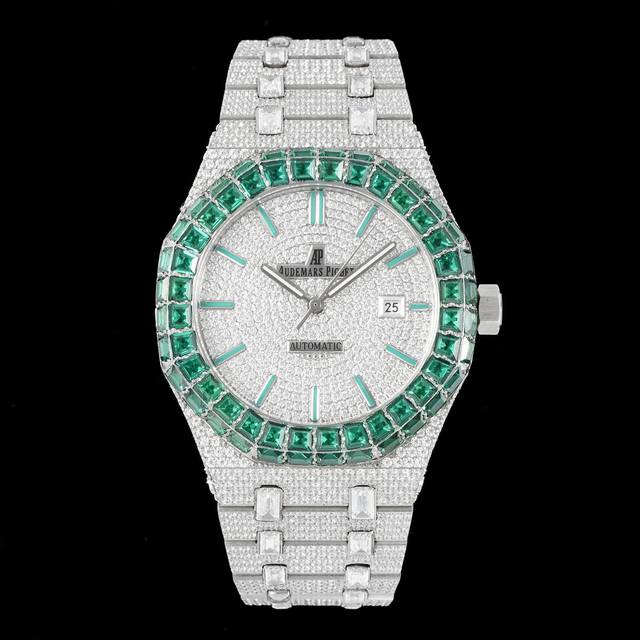 Ap爱彼 方钻圈口 圆钻圈口 圈口与钢带 白方钻 白圆钻 绿方钻 绿圆钻 都可以任意选择搭配。 是真男人就得带爱彼 拥有Ap，全新圈口搭配大圈镶钻圈，采用进口西