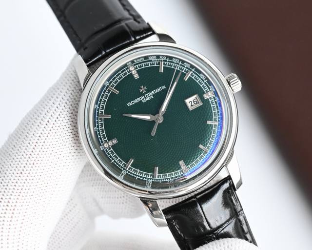 白 -金 江诗丹顿传承系列腕表升级版，该表搭载由原装9015。让表更显纤薄，频率为每小时振动28,800次对表壳的四个角弧度进行改善，表盘颜色弧度更契合，表盘打