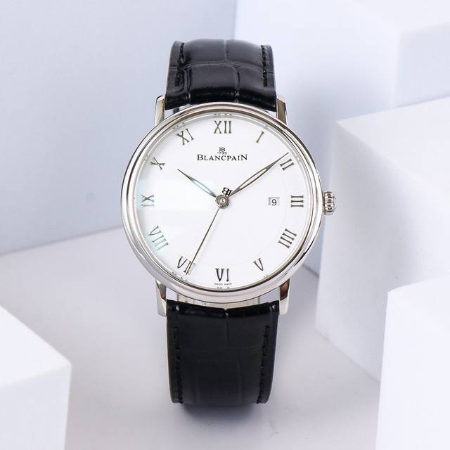 宝珀 Jb 经典系列 Ot2 搪瓷表盘，柳叶针，罗马刻度，简洁明快！犹如腕间绅士，经典非凡！细节如下： 1 表壳 表径40Mm，厚度9.5Mm，表肩和表壳交接的