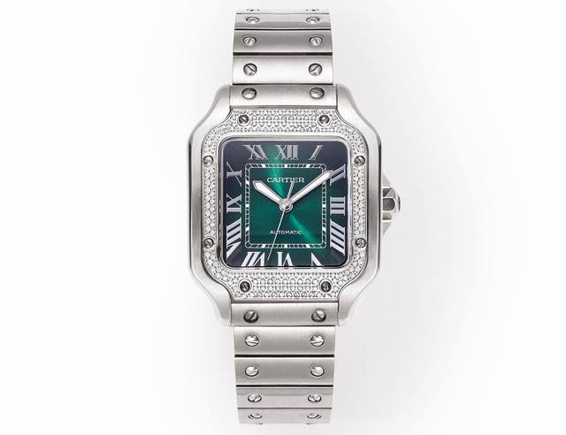 新款 山度士系列 情侣腕表！开模，精彩演绎经典！细节特点： 1 表壳 开模，搭载最好的进口316L材质！ 2 表盘 开模出来的表盘！ 3 表针 瑞士工艺烧制蓝针