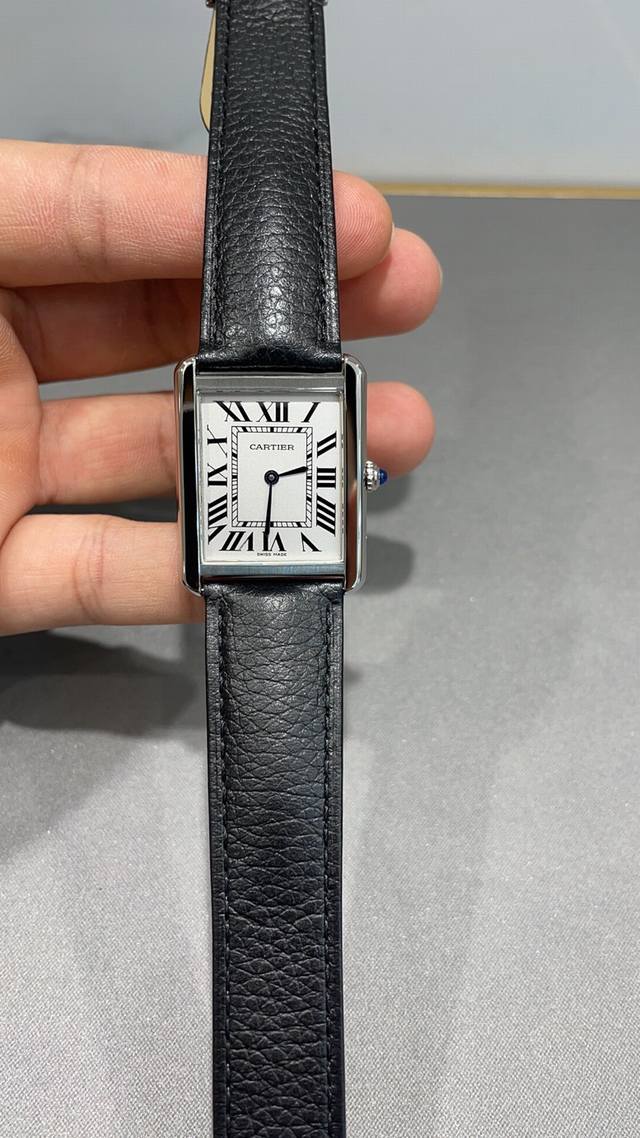 卡地亚 中号33.7*25.5Mm，小号29.5*22Mm 所有配件均可以和原装通用