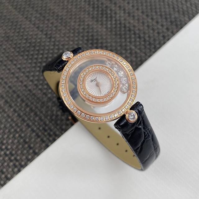 快乐钻，金有钻寓意有进有钻 Hay Diamonds系列，快乐钻圆形腕表26尺寸！皮表带！3款可以选！最推荐玫瑰金款式！上手很显白贵气！ 蓝宝石玻璃镜面 原厂瑞