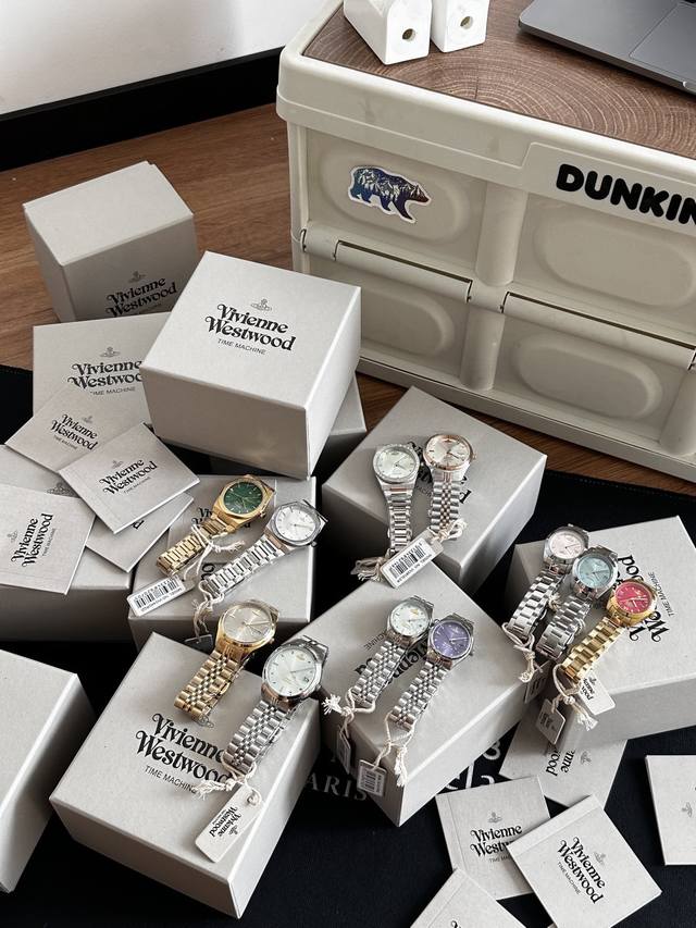 西太后手表咱们只卖原厂的，之前卖的我都有发过和市场货的对比图，这次就不发了怕拉仇恨 Vivienne Westwood 西太后火爆登陆！火遍小红书的爆款，颜值真