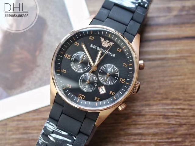 阿玛尼 品牌：Emporio Armani／阿玛尼 机芯种类：石英表 手表种类：男表 表盘形状：圆形 表扣：双按蝴蝶扣 表壳：316L精钢 表带：胶包 尺寸：4