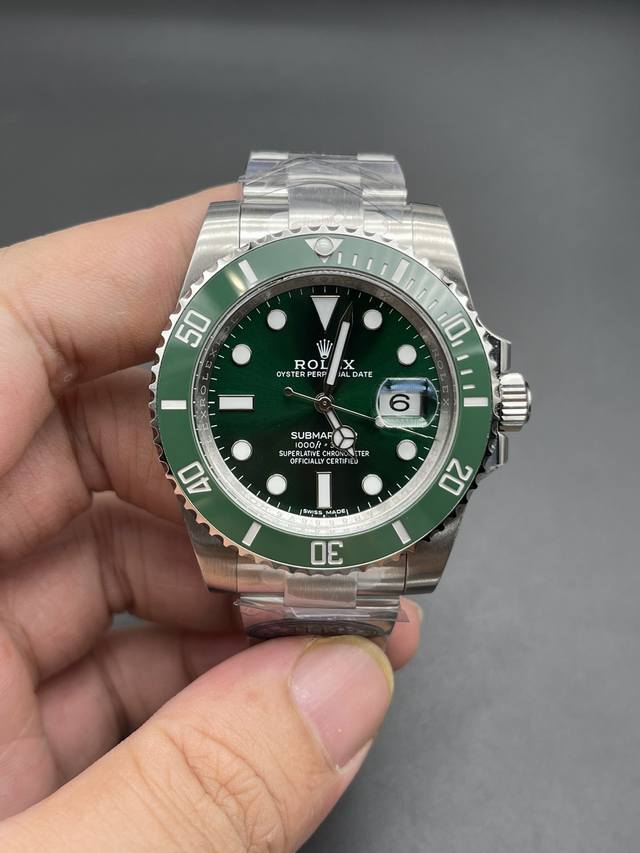 劳力士绿水鬼潜航者系列40Mm