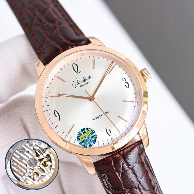 Tw Factory 匠心独具.格拉苏蒂复古男士腕表 简单大气三针经典款式永远不会过时 表镜 ：由整块蓝宝石玻璃打磨而成的弧形锅盖镜面。 佩戴舒适 机芯 ：复刻