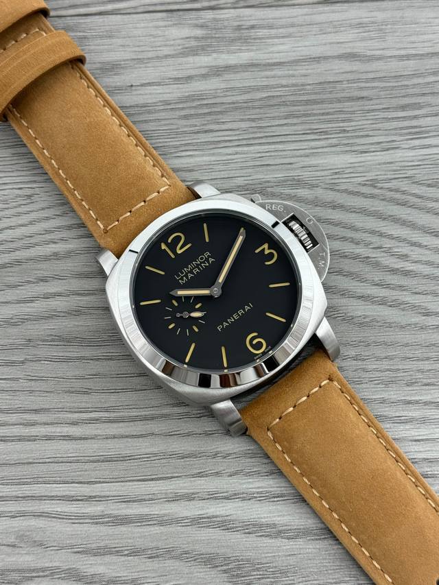沛纳海--Panerai Pam 类型：男士顶级腕表 系列 ：Luminor Pam 机芯：全自动机械机芯 表壳：316L精钢表壳 镜面：矿物强化玻璃 皮带：进