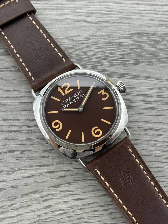 沛纳海--Panerai Pam 类型：男士顶级腕表 系列 ：Luminor Pam 机芯：全自动机械机芯 表壳：316L精钢表壳 镜面：矿物强化玻璃 皮带：进