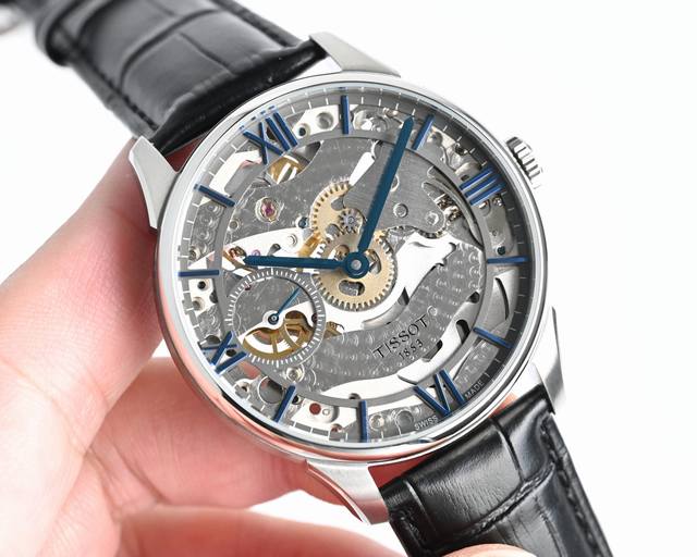 白皮 ，玫皮 ，白钢 ，玫钢 帝王品质，时间诠释一切 天梭Tissot 1853杜鲁尔镂空系列腕表 搭载天梭独有的手动上弦机芯 拱形抗划伤蓝宝石表镜 带双层防炫