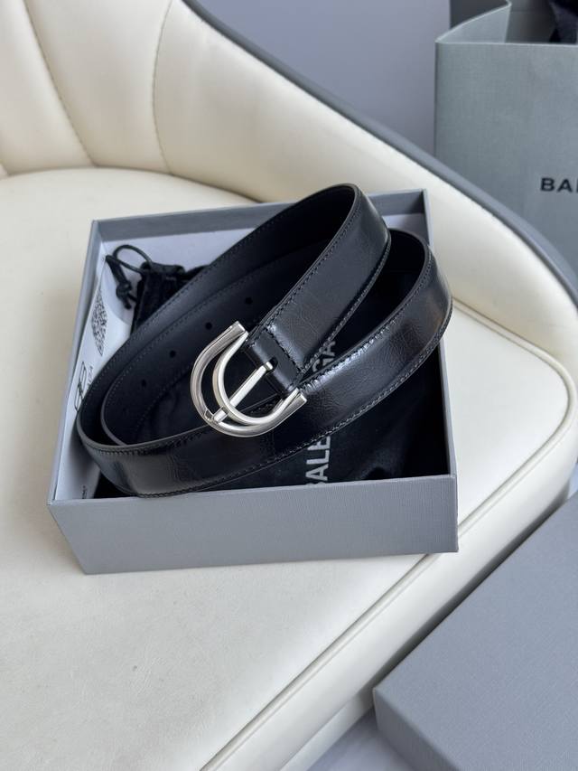 Balenciaga Width 2.5cm It is a French luxury brand and one of the most influenti