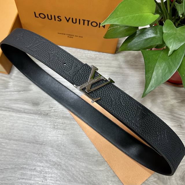 Lv. Louis Vuitton width 40mm double-sided original calfskin with single rutheniu
