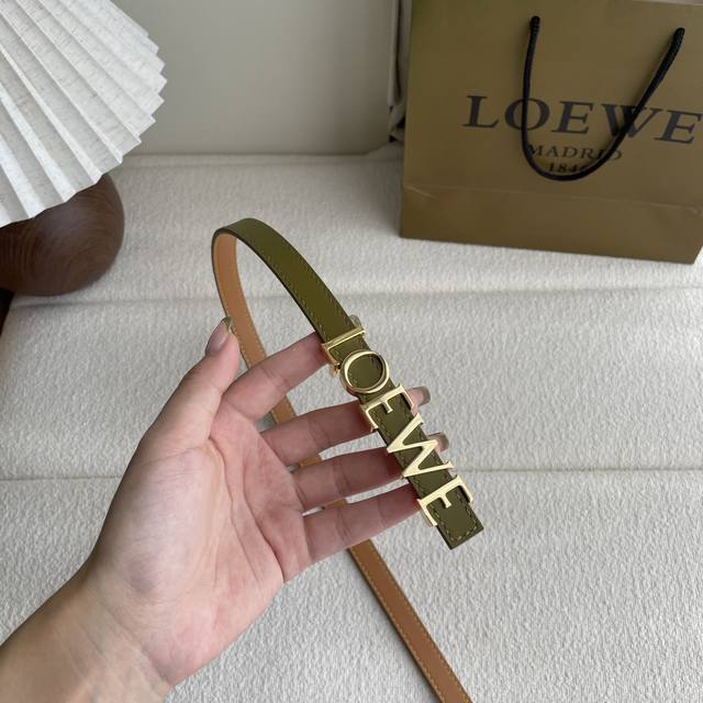 Loewe new smooth cowhide leather belt, decorated with metal Loewe logo, 1.5cm wi