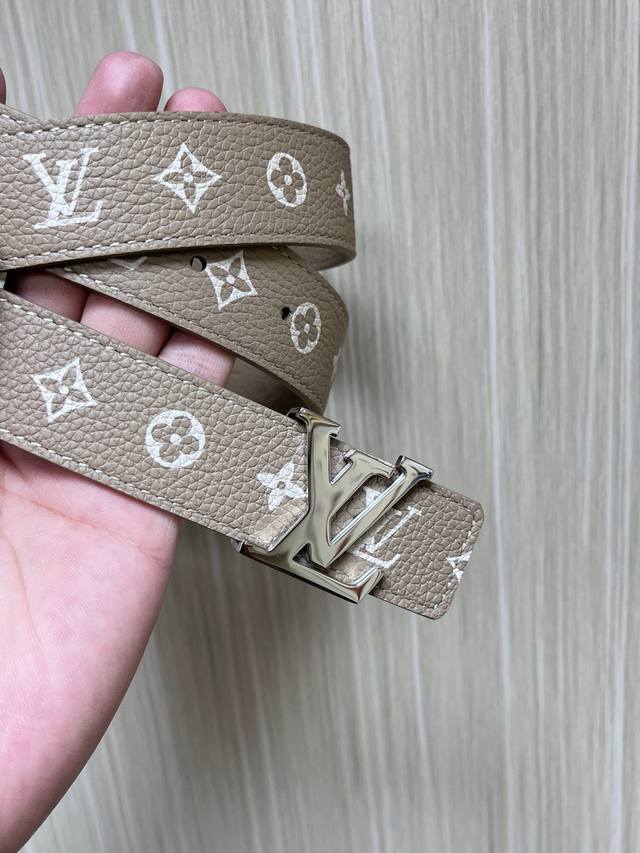 3.0mm double-sided lychee embossing, printed with classic buckle, 2025, new styl