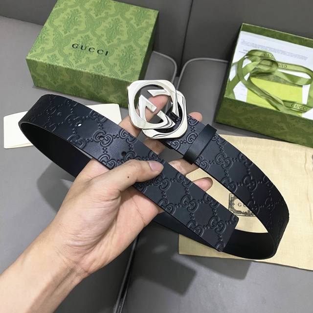 Original packaging GUCCI 40mm width men's belt This fashionable belt is ingeniou