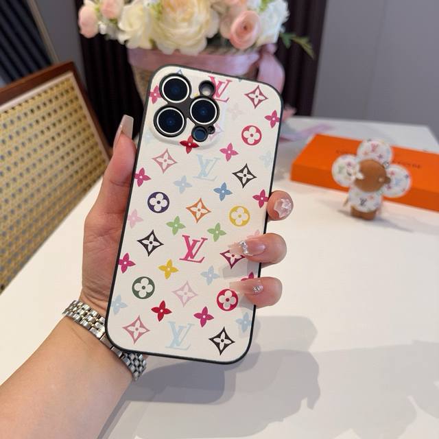 Lv Murakami Takashi 33 color white tri-color black tri-color mobile phone case L