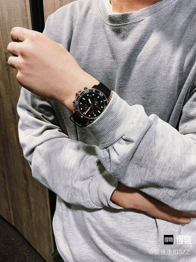 Original Tissot 天梭最新款T120六款系列石英男表，腕表设计大气刚毅，夜光涂层指针及刻度，黑暗环境中也能清晰读时，表盘圈口可单向旋转，原装瑞士机