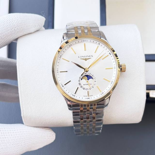 白 金 浪琴-Longines火爆新品 搭载全自动机械机芯 316精钢表壳 简约三针半月相设计 简约时尚 优雅尊贵 矿物质强化玻璃镜面 真牛皮表带 商务休闲 精
