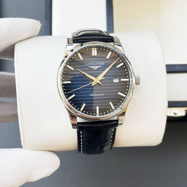 白 金 浪琴-Longines火爆新品 搭载全自动机械机芯 316精钢表壳 简约时尚 优雅尊贵 矿物质强化玻璃镜面 真牛皮表带 商务休闲 精致型男首选 直径40