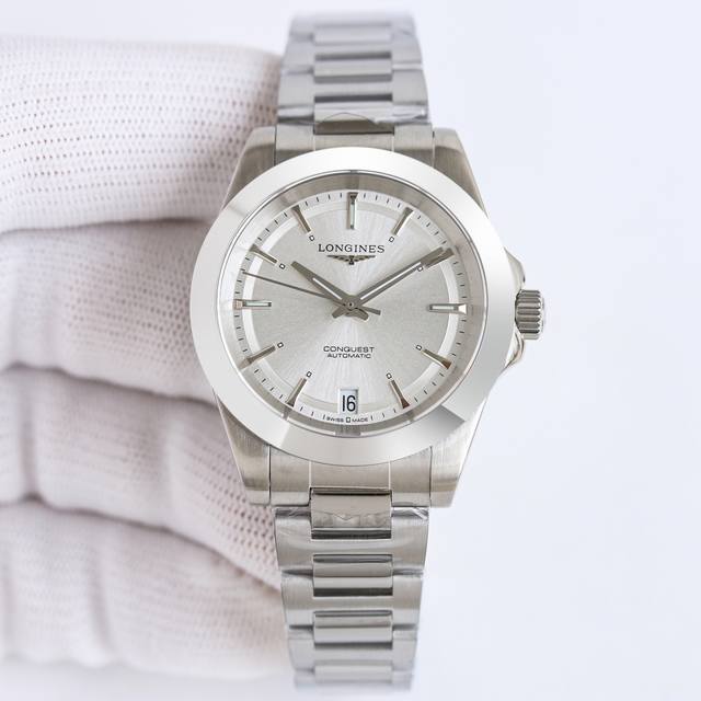 女款断货王之首位 浪琴 Longines-浪琴 Vs5 康卡斯 悦动凭借其独特的设计，实用的功能和舒适的佩戴体验，成为了一款备受推崇的精品。 1多种表盘经典白