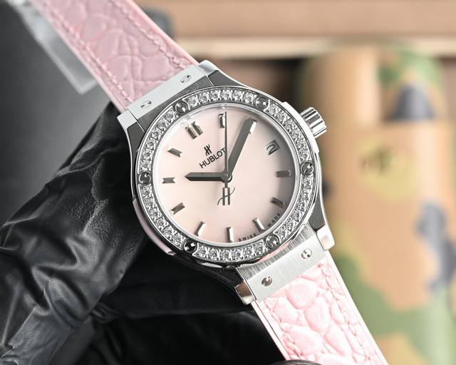 原版开模 最高版本复刻 宇舶Hublot 恒宝 经典融合系列 女款高端腕表！最新推出宇舶女款33Mm腕表，在高端复刻品质一如继往, 整体结构与原装结构保持一致！