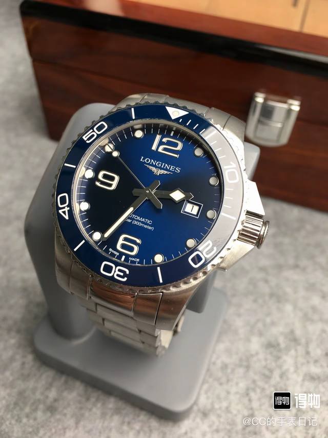新款首发，-，康卡斯潜水系列男士腕表，中的水鬼，防水达300米，表径4M，采用全自动天文台自动机械机芯，腕表使用精钢表壳，黑色表盘镶嵌阿拉伯数字和时标，Suer