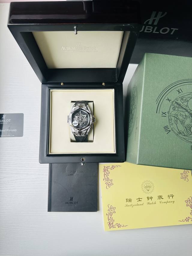 Hbf Factory 宇舶 恒宝 Hublot 全新Big Bang Sang Bleu Ii 刺青腕表 再次与知名刺青工作室Sang Bleu合作，推出又款