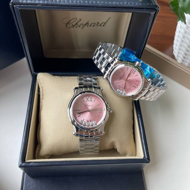 萧邦 最新糖果快乐钻，石英手表，快乐钻 Happy Diamonds 作为最热门最畅销的系列一直以细腻的手法诠释标志性灵动钻石的概念，此系列作品柔美而时尚， 有