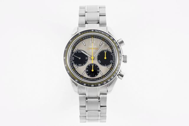 超越极限，霸气登场』欧米茄超霸系列326.3 .50.06 1多功能计时腕表。同步尺寸40Mm，采用7750计时机芯，使之更加稳定耐用，打造原单品质的欧米茄超霸