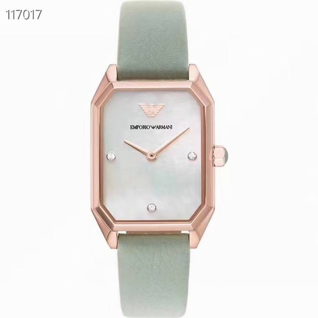 原厂原单 品牌：Emrio ／ 型号：Ar11302 机芯种类： 种类：女表 表盘形状：方形 表扣：针扣 表壳：316L精钢 表带：原装小牛皮 尺寸：22Mm，
