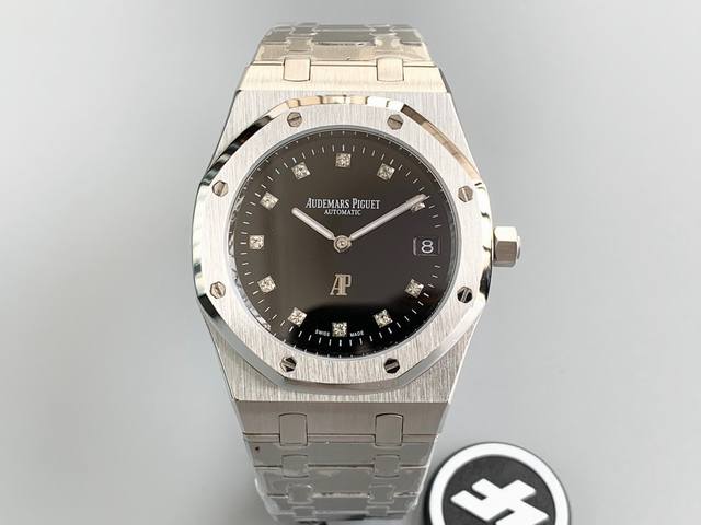 实拍无图，年度压轴巨献 皇家橡树系列 2 A硬气钢王的风采推向更高的高度 表壳 39Mm表径，经典八边形圈口抛光处理，阳刚的造型中反而多了丝毫的柔和之感，搭配防