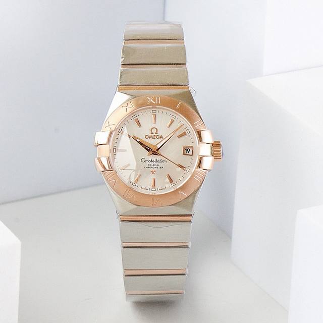 Oe Factory2025墙裂推荐 市场最高版本 V3升级版 市场顶级复刻版本 欧米茄Omega双鹰星座系列！女神腕表！ 1搭载8520机芯！ 2蓝宝石玻璃背