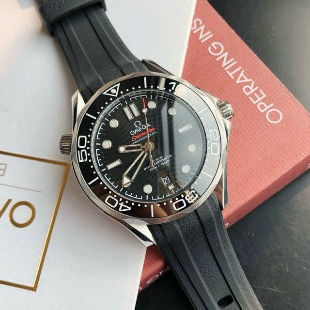 海马 2025年度升级之颠，Gd出品全新海马系列300米潜水腕表到货回馈来袭！始终秉承实用值，没有最好，只有更好的升级理念，将鸥米茄海马系列全系腕表搭配全新西