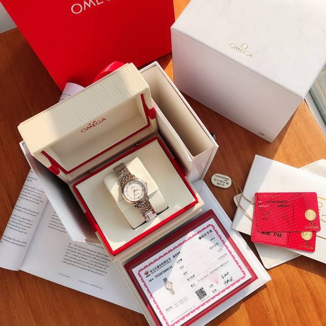 新款独家首发！一表三码、底盖 、保卡、吊牌一一对应！原单硬货！钻石腕表！ 典雅系列以其经典优雅的设计，吸引了众多忠实支持者。此系列表款风格简约，外观雅致华美，彰
