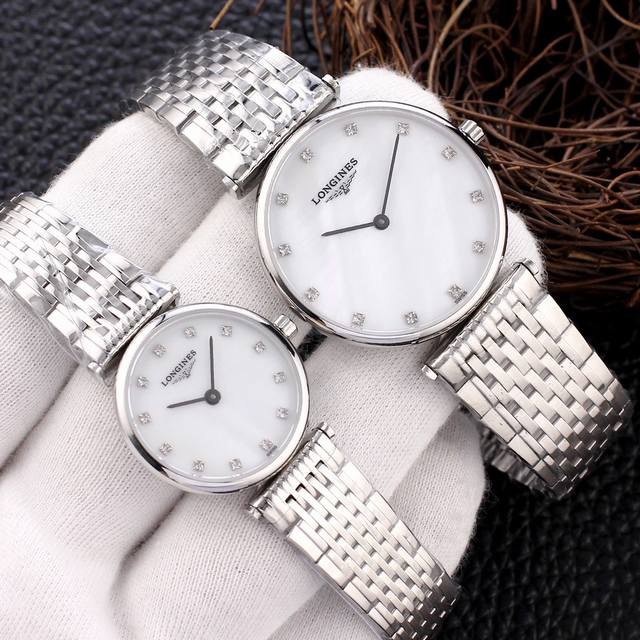 价格P： 品牌：浪琴 类型：2针嘉岚系列瑞机原单对表 表带：顶级进口316精钢表带 机芯：顶级进口瑞士朗达762石英机芯 镜面：顶级进口蓝宝石水晶镜面 尺寸：中