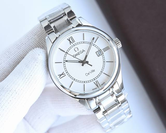 皮带 -钢带 品牌：欧米茄 三针新品，商务休闲 奢华大气类型：精致男士腕表 新品 表带：真牛皮表带 舒适 361精钢表带 耐用 机芯:进口西铁城机芯 材料：蓝宝