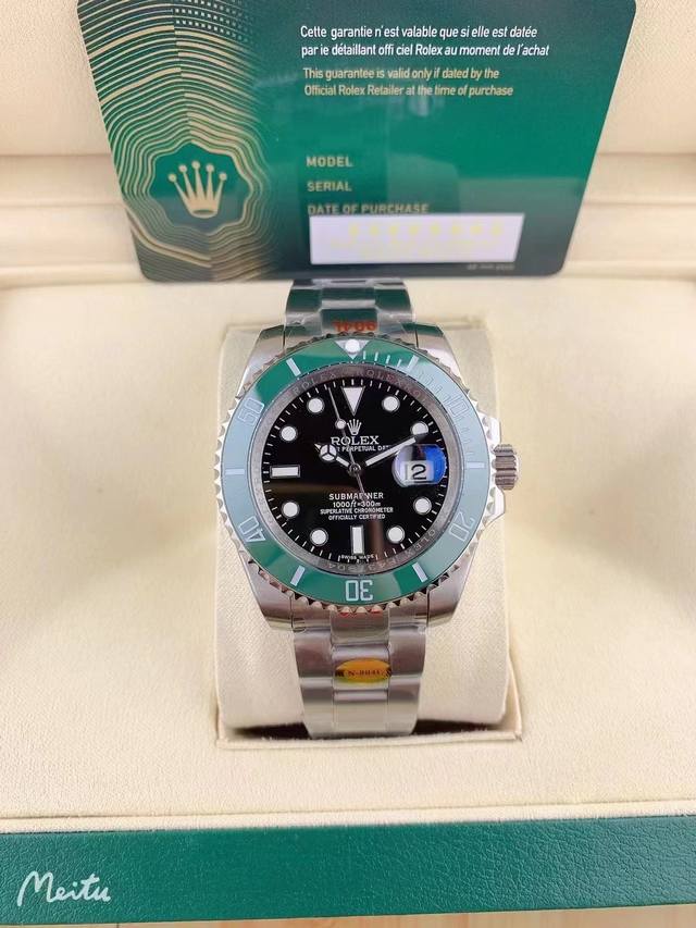 劳力士Rolex 水鬼系列 搭载原装进口机械机芯，零返修，原版机芯开模制作，无噪声，日历瞬跳，上链手感与一致.. 原版表扣做工很精致 上手就是 跑时精准！蓝宝石