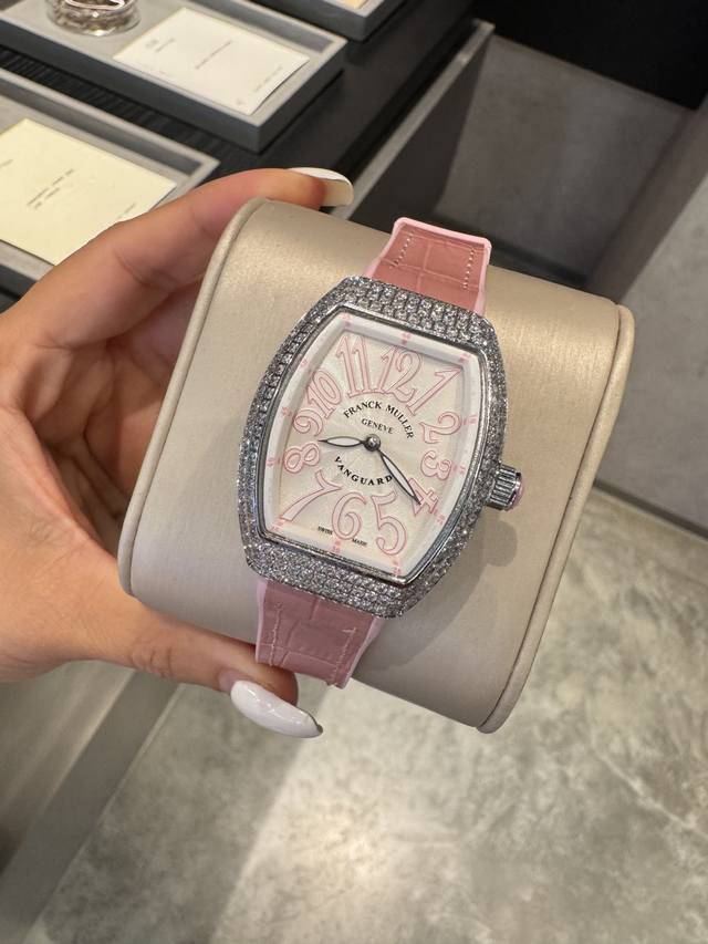 Franker Muller_法兰克穆勒 V32酒桶系列 奢华镶嵌钻石经典数字面搭配橡胶真皮带 镶钻扣子 进口机芯 真空电镀 亮度高，更耐带 百搭衣橱 多种风格