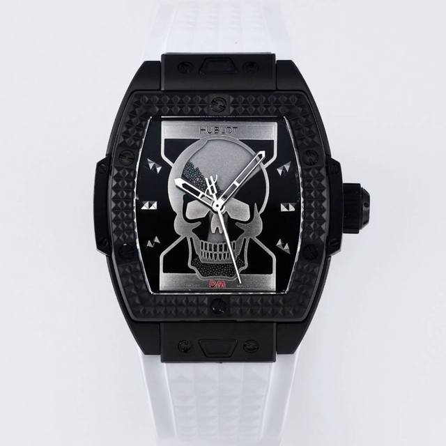 Tw新品首发恒宝 宇舶 表 Hublot X43 Tw独家首发打造最强完美.参数与同步 尺寸：表经42Mm 厚度13.8Mm同步尺寸 机芯：与原装同步独家定制1
