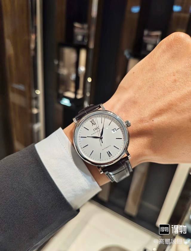 定制一体机！波涛菲诺，最强柏涛菲诺男表！最受欢迎的简洁，优雅，大气的正装风范手表！ 表壳 40毫米的表壳！超薄厚度9.2Mm 瑞士级精工打磨抛光！使得外观圆润饱