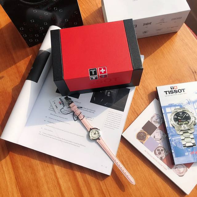 天梭 最新款 最新款 最新款 嘉丽系列 T126.010瑞士石英女表 ！灵感于古罗马建筑，因其小巧迷人，也被爱称为“小美人” 宠爱自己不需要理由，天梭为女性打造