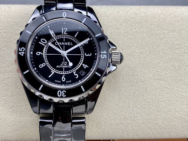 香奈儿Chanel. J12陶瓷 38Mm尺寸，机械机芯