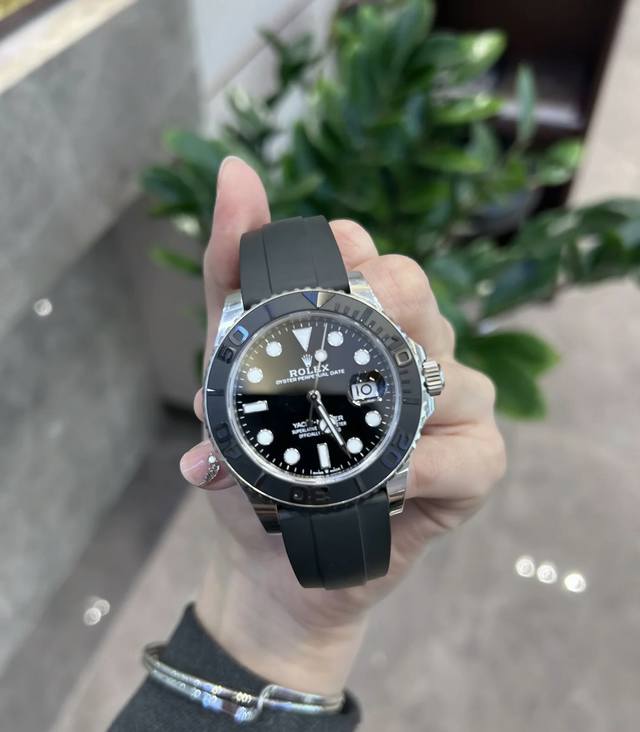 劳力士－Rolex Ym游艇系列－机械腕表 顶级进口机 316L精钢壳－防指纹陶瓷圈 舒适橡胶表带 原装保险扣 蓝宝石玻璃 超强防水 直径40Mm 厚度12Mm
