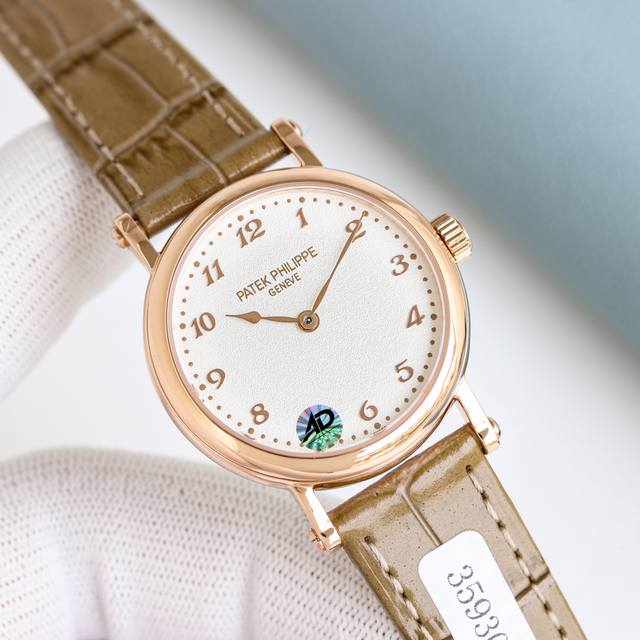 通体包18K真金，百达翡丽-古典系列7200R-001 百分之百真金，联网可查 新款百达古典系列女款，型号7200R-001，表盘字面采用与官方一致乳白色粒纹表