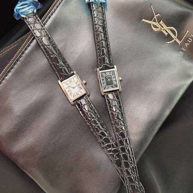 女款 大中小3个尺寸都有 鳄鱼纹皮带 全钢材质卡地亚Cartie.R Tank Mc系列女款 ，非常精致经典的一款坦克表，方形的表盘显得格外！进口表芯与材质，鳄