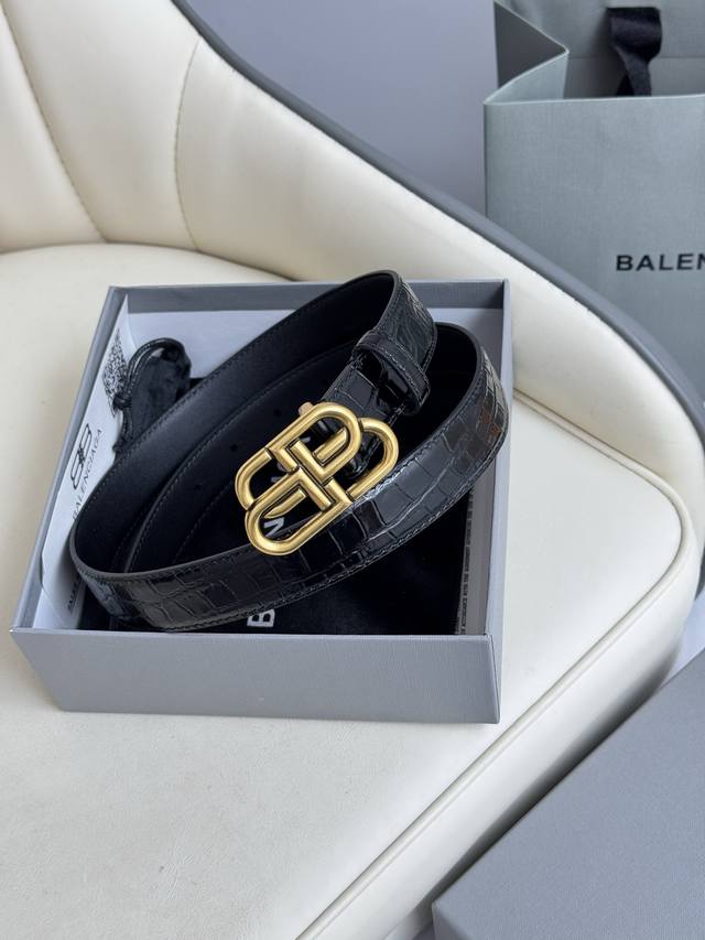 Balenciaga Width 2.5cm It is a French luxury brand and one of the most influent