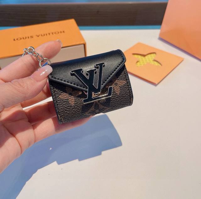 Lvpassy series classic bluetooth earphone bag, keychain earphone bag, pendant ba