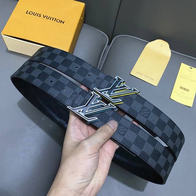 Original packagingL0Uis Vuitt0N latest upgraded version of the counter. Width 40